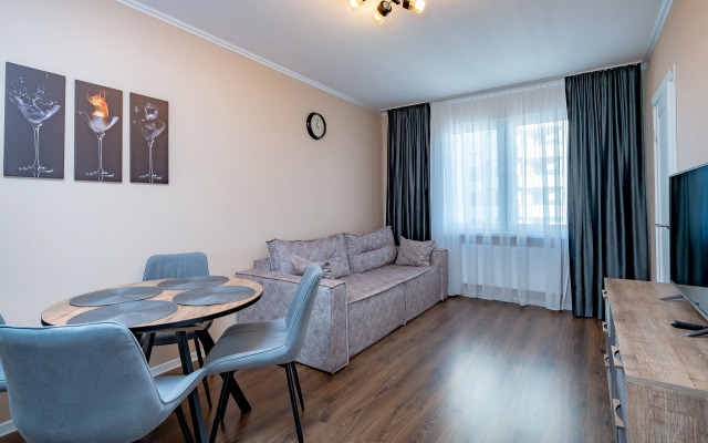 Na Dalnevostochnom Prospekte 39/3 Flat