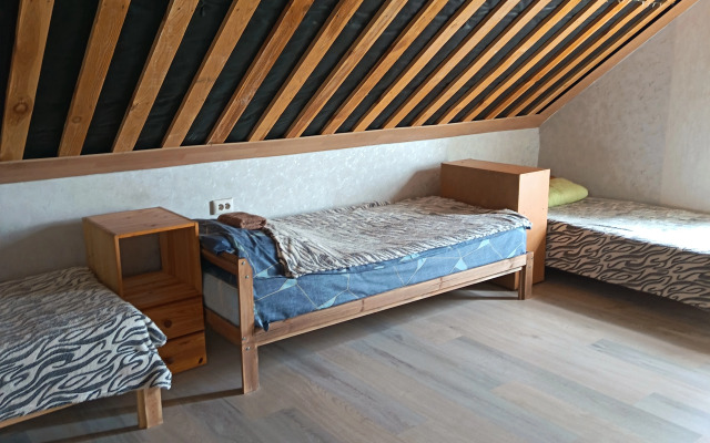 Частный дом Часть этажа или весь мансардный этаж частного дома