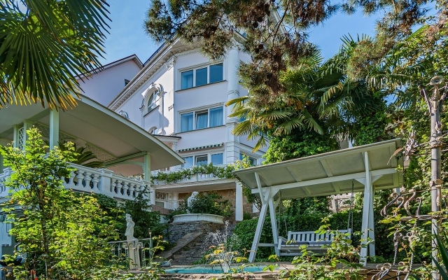 Bon Maison  Boutique Hotel