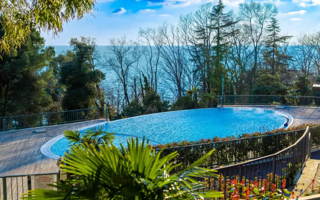 Studiya S Mozaichnym Panno V Zhk Akter Gelaksi Apartments