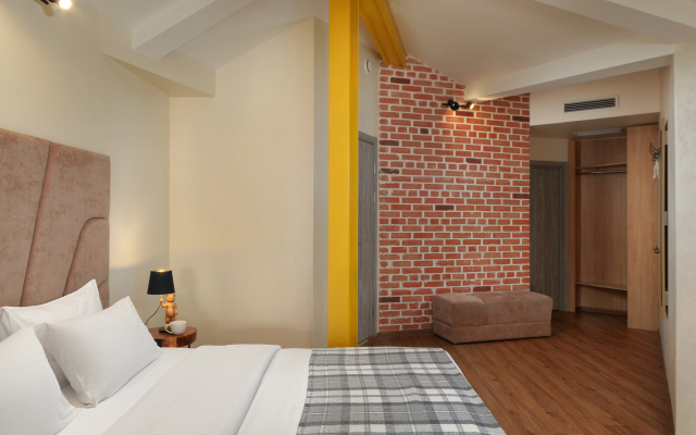 Botanika Loft Hotel