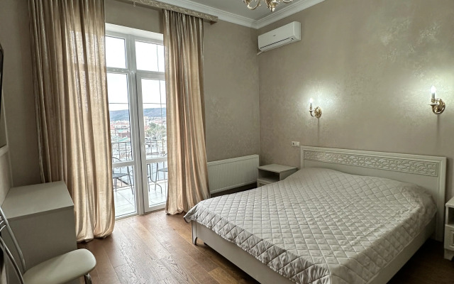Aleksandr Guest house