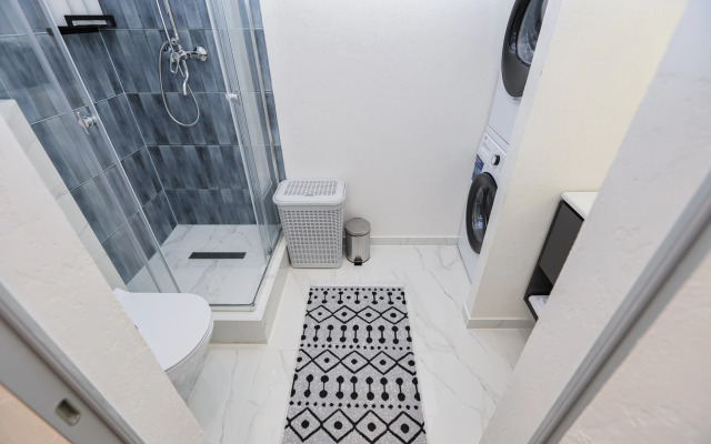 S Dizaynerskim Remontom V Tsentre Goroda Flat