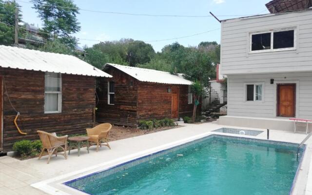 Lime Tree Houses Hotel