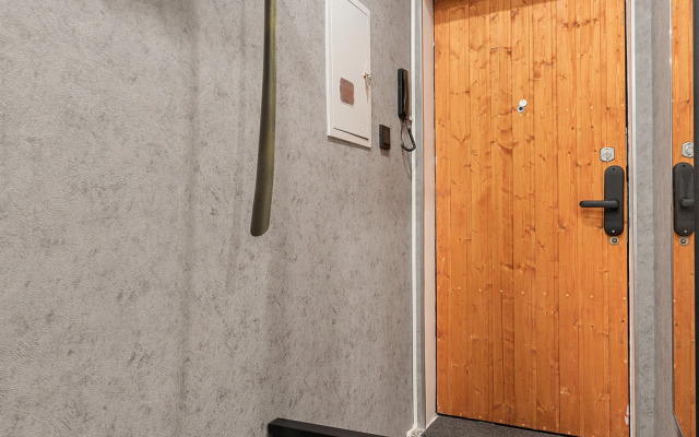 FullHouseApart dvukhkomnatnye apartamenty s balkonom i detskoy krovatkoy Apartments
