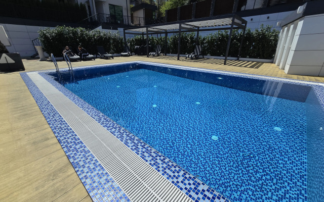 S Basseynom V Zhk Nevada Apartments