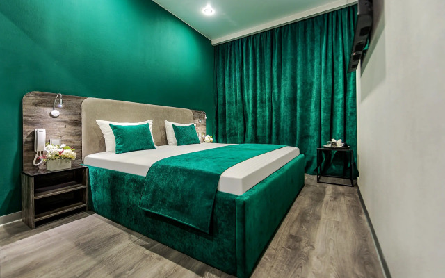 Aleks Novaya Okhta Hotel
