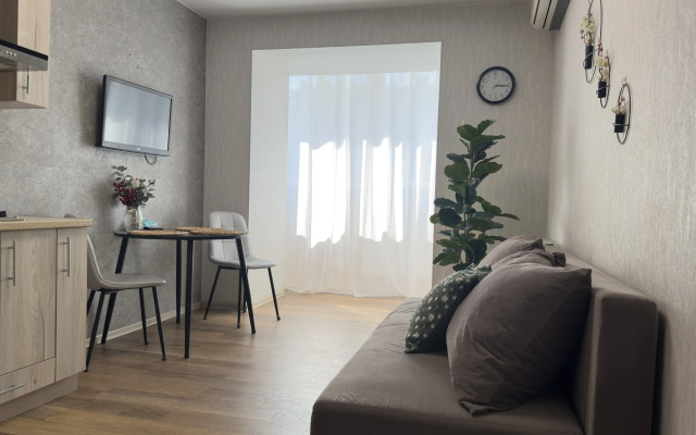 V Novom ZhK Ryadom s Naberezhnoj Amura Flat