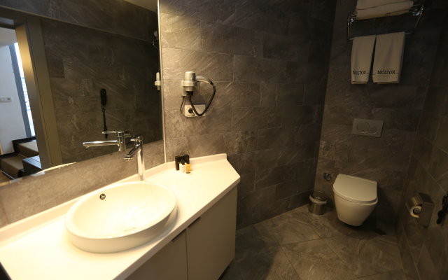 Отель Molton Nisantasi Suites