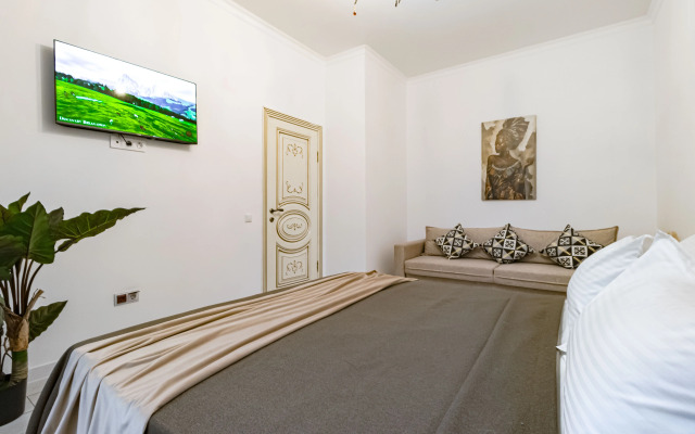 Atmosfernaya V Tsentre Goroda Turan Flat
