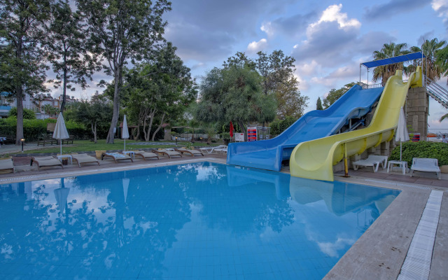 Armas Green Fugla Beach