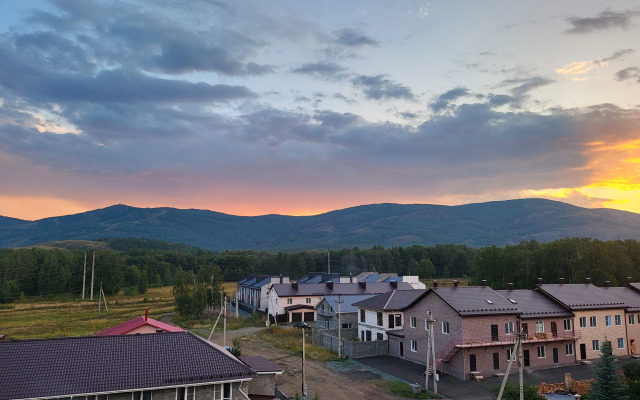 Na Ulitse Kurortnaya 10 Apartments