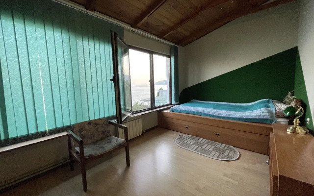 Dvukhetazhny Na Ulitse Drazhinskogo 33 Private house