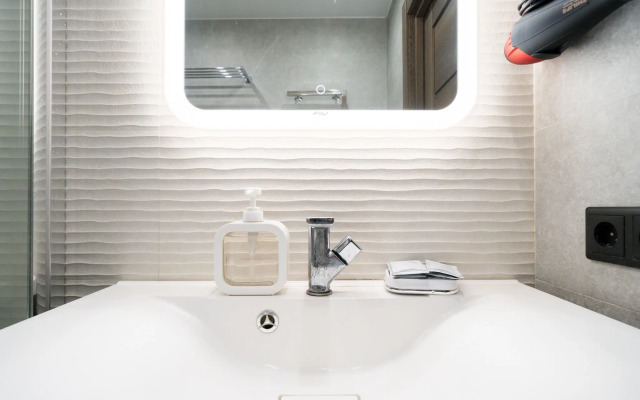 Квартира Стильная двухкомнатная квартира Natali apart на метро Пражская