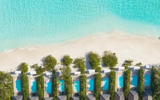 Курортный отель Royal Island Resort & Spa