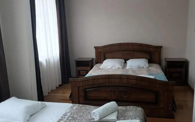 Dva Solntsa Guest House