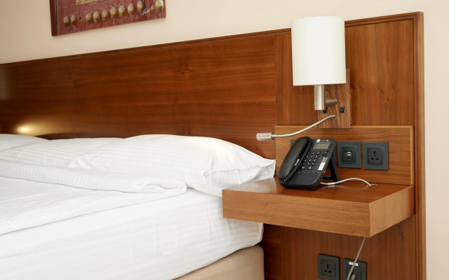 Отель Hotel Kyriad Hotel, Salalah