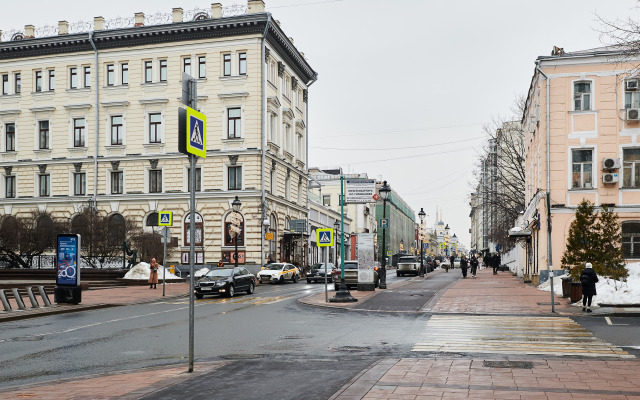 GM YArkaya Trekhkomnatnaya u Krasnoj Ploshchadi Apartments