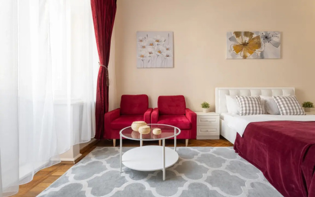Lyuks s balkonom i vidom na Arbat Apartments