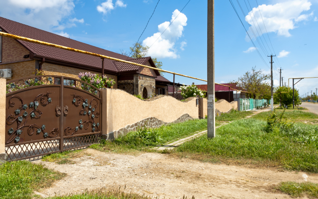 Lenivyij Delfin Guest house
