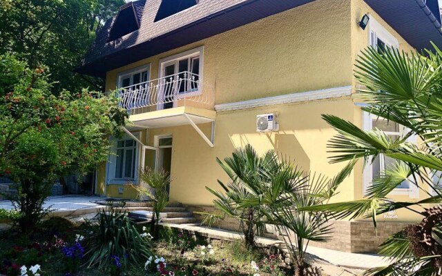 Leisan Guest House