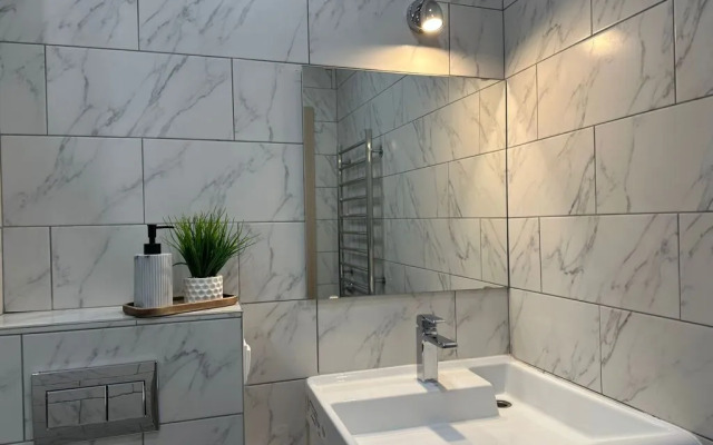 Odnokomnatnyie s Vidom na Gorod Dom Smile Apartments