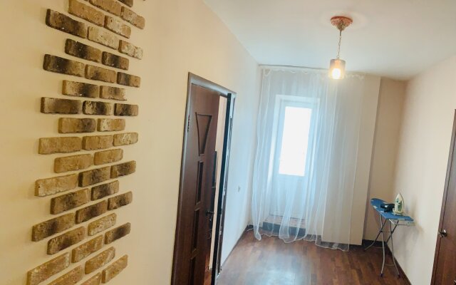 Bolshaya Kvartira Na Oktyabryskoy Apartments