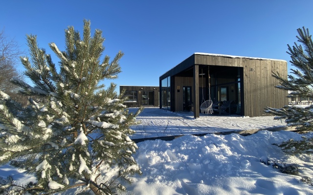 Uyutnyij Dom S Panoramnyimi Oknami House