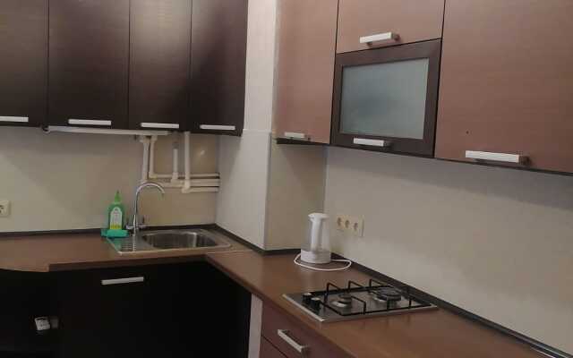 Апартаменты Изумрудная 38