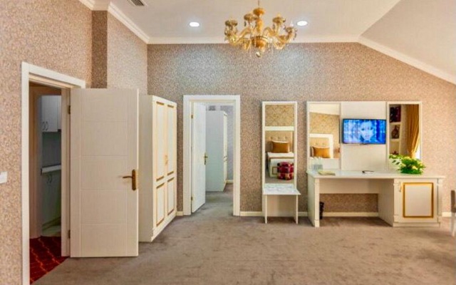 Maris Baku Hotel