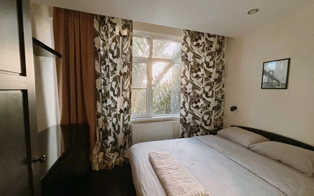 Na Tsvetochnoy 44/2 Apartments