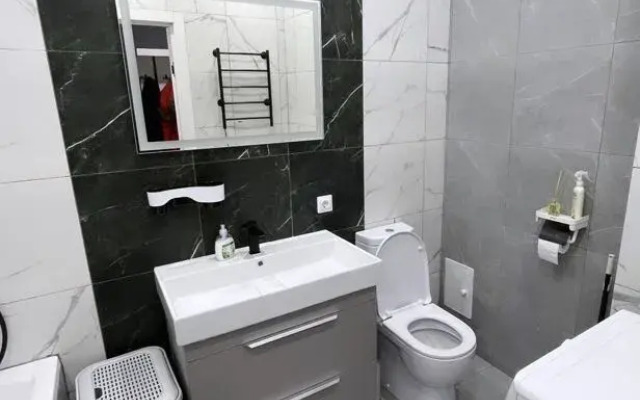 2-kh Komnatnaya V Novom Zhk Surikova Flat