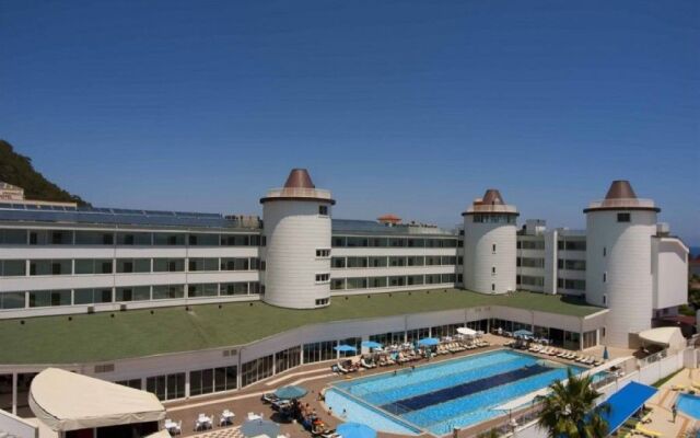 Royal Towers Kiris Hotel
