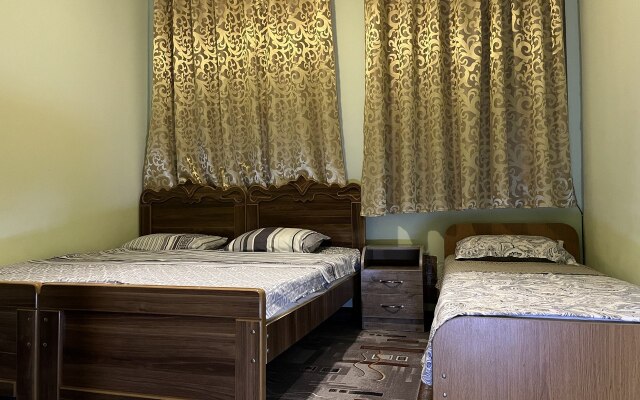 Alisa Guest house