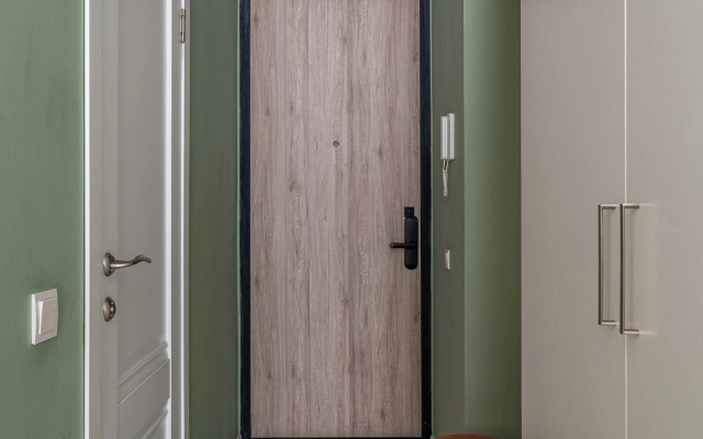 Студия у Метро Космонавтов