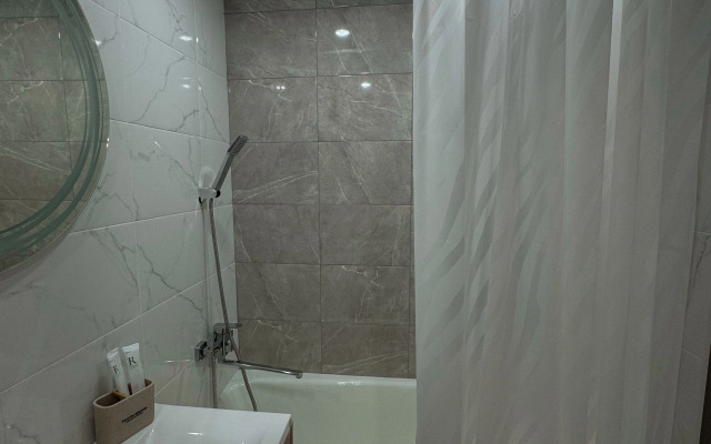 Квартира 3-комнатная на Бульваре Металлургов 4