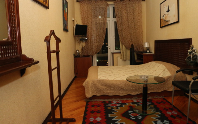 NUR-2 Hotel