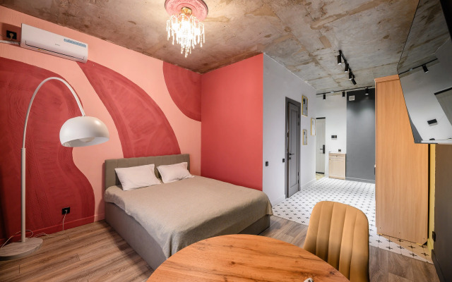 Ryadom s Arbatom i Megoy Flat
