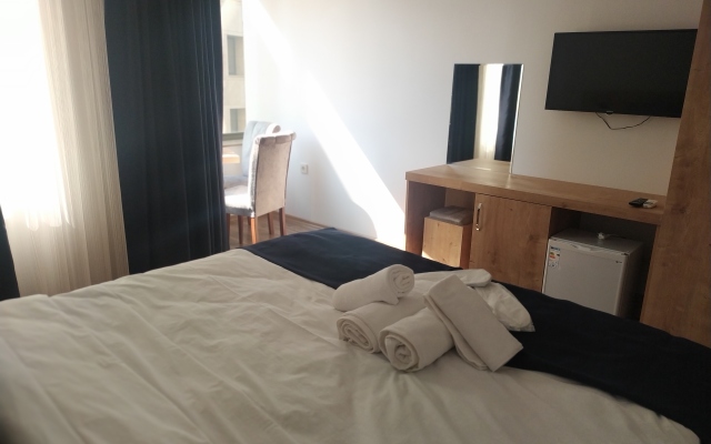 Golden Street Hotel