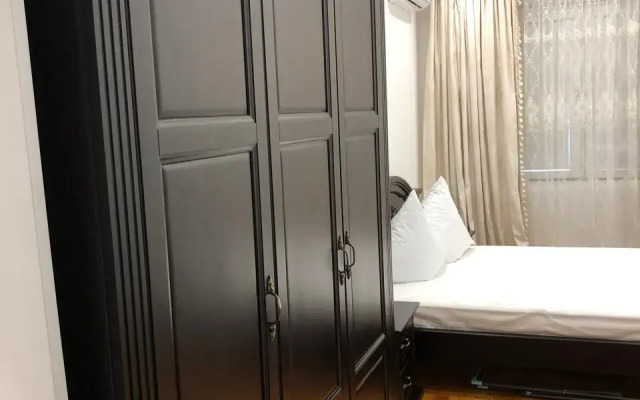 Uyutnaya Kvartira v Tsentre Goroda Flat