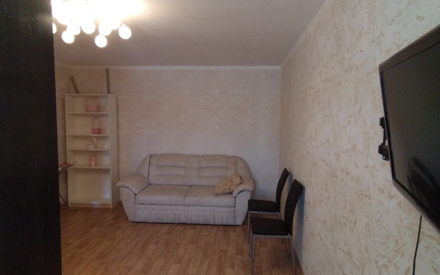 Na Bushueva 6 Flat
