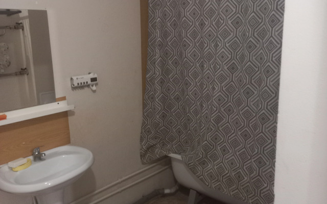 Апартаменты возле ТЦ Планета с 5 кроватями