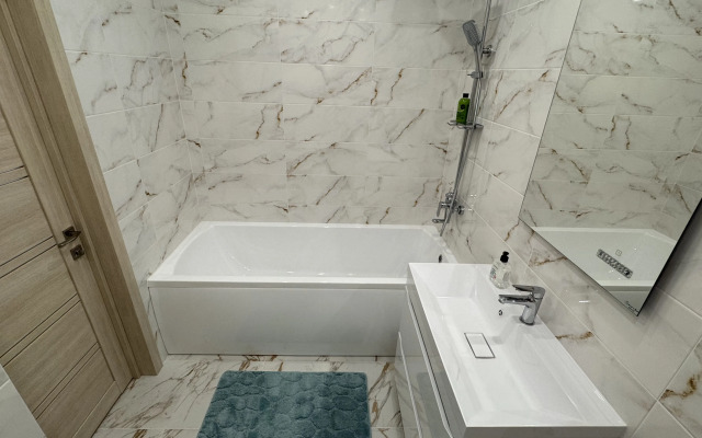 Kvartira U Metro Grushevka Apartments
