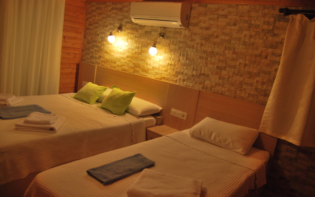 Nuri's Beach Bungalow