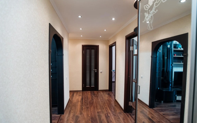 Апартаменты Трехкомнатные на Энгельса