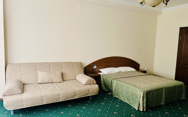 Sezonnyy Otelj Maks Hotel