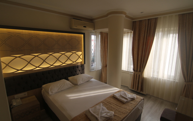 Grand Liza Hotel