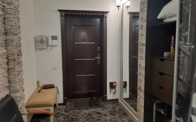 Na Pravoy Naberezhnoy Sugutki 1 Apart Hotel