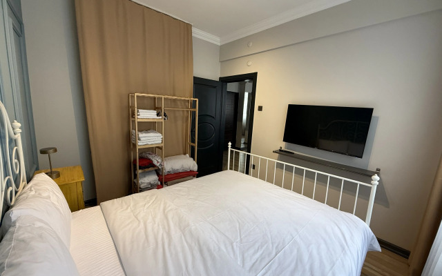 Апартаменты Stylish 2BR Near Sultanahmet w/ Projector & PS