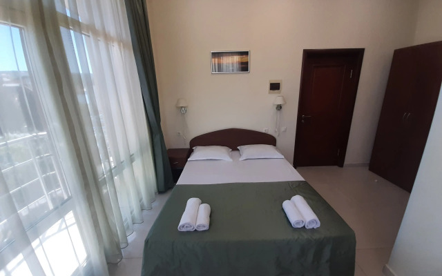 Manopolis Guest house